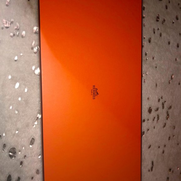 3 Hermes Scarf boxes and 1 bag - Picture 2 of 5